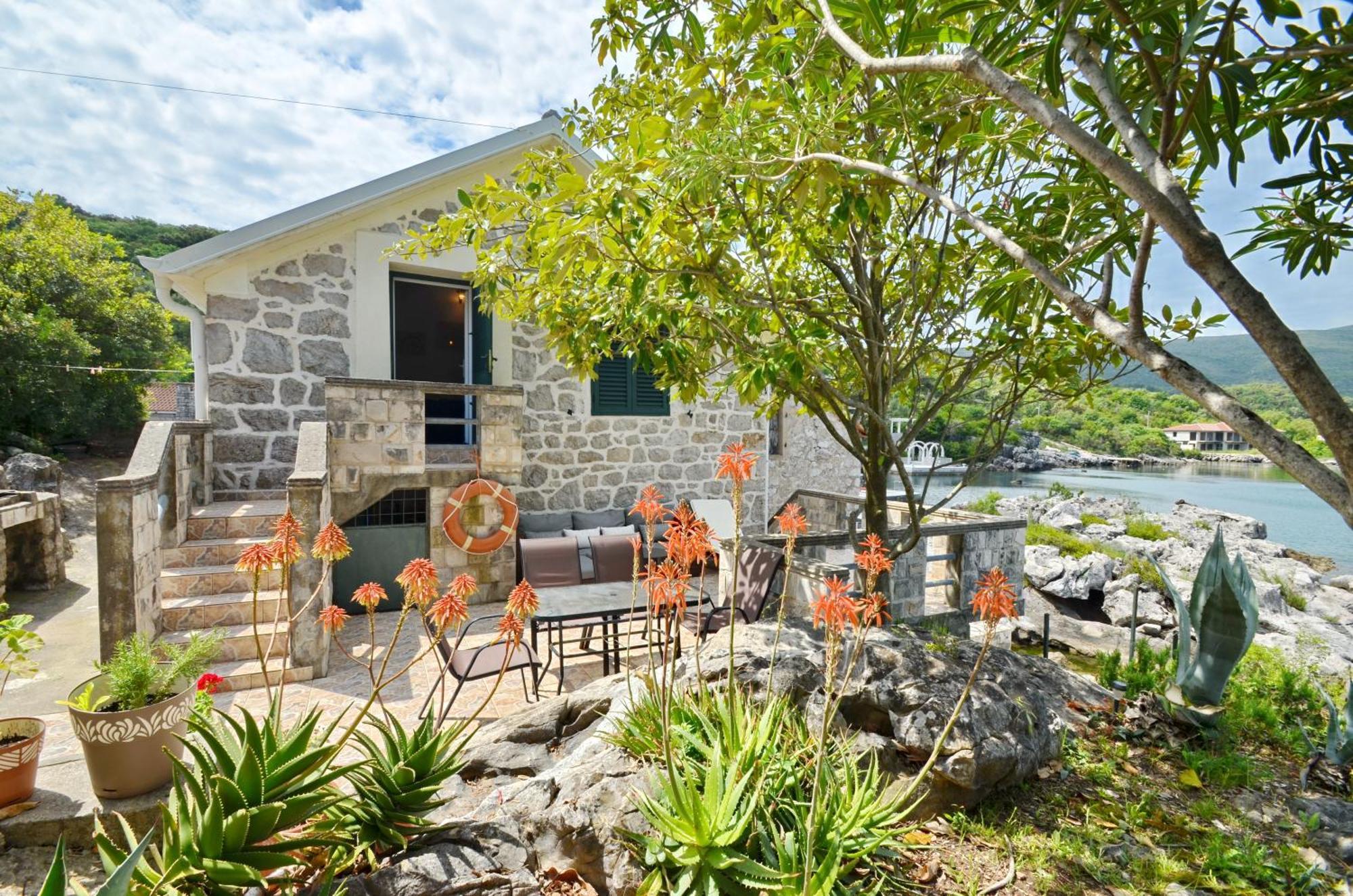 Holiday Home Brinic تيفات المظهر الخارجي الصورة