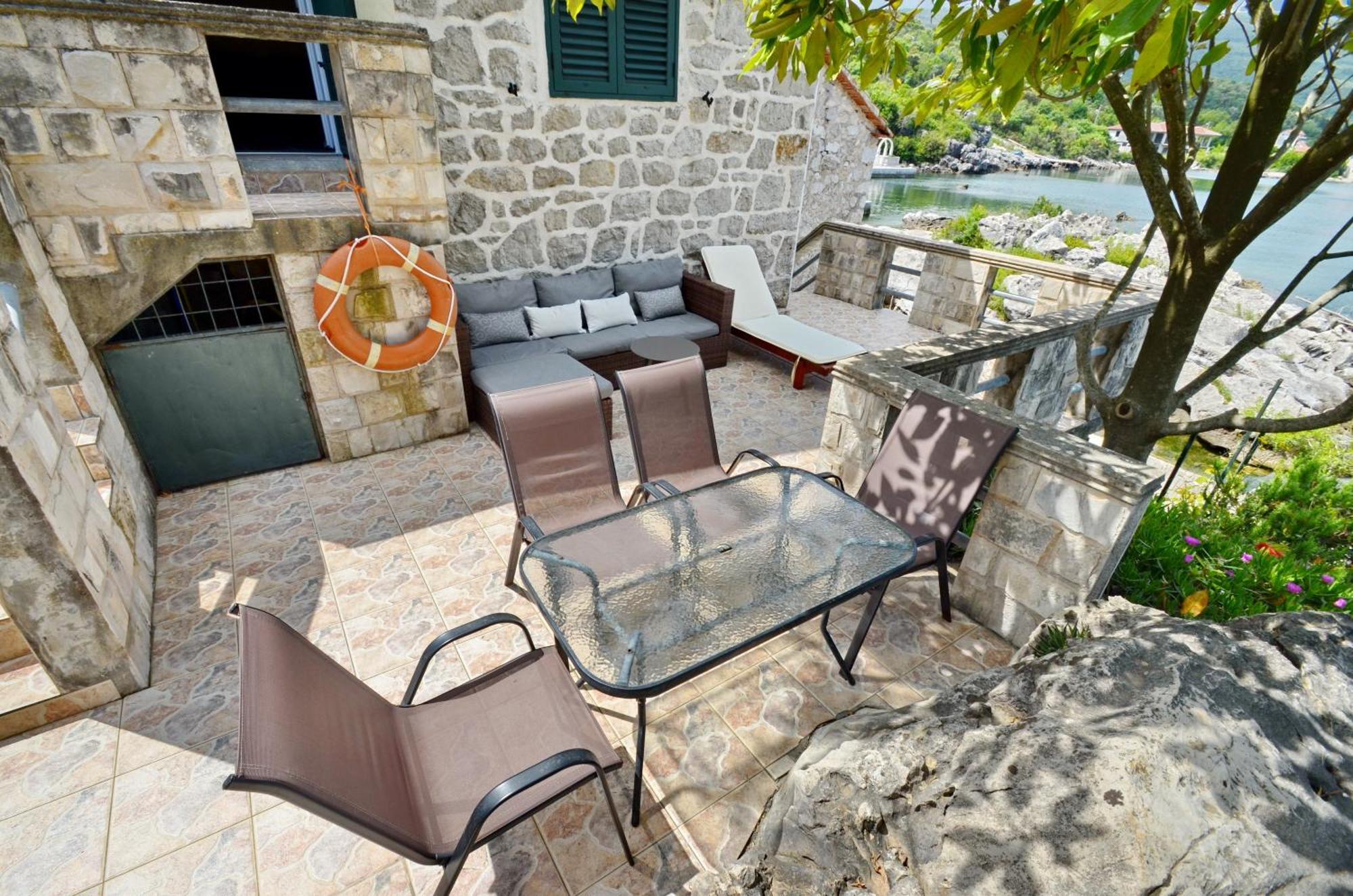 Holiday Home Brinic تيفات المظهر الخارجي الصورة